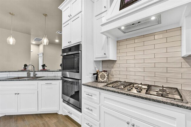 Building Photo - 2608 SW 68th St