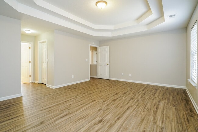 Building Photo - 5357 Jerome Rd