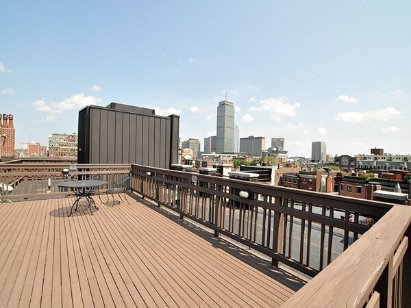 Building Photo - 4 Charlesgate E