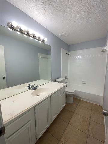 Building Photo - 5204 Vista Verde Dr