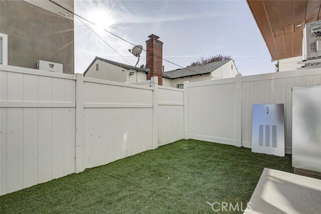 Building Photo - 5654 Cartwright Ave