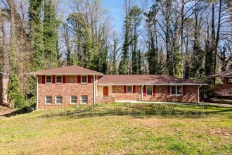 Building Photo - 2839 Scenic Terrace