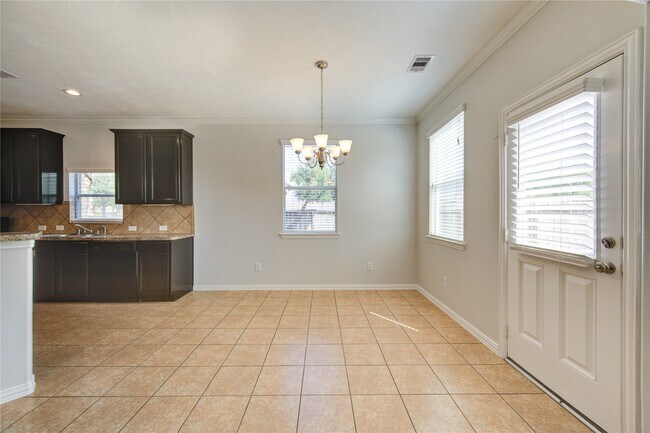 Building Photo - 24615 Lakecrest Bend Dr