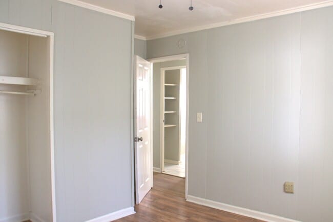 Building Photo - 1709 Oakwood Ave NE