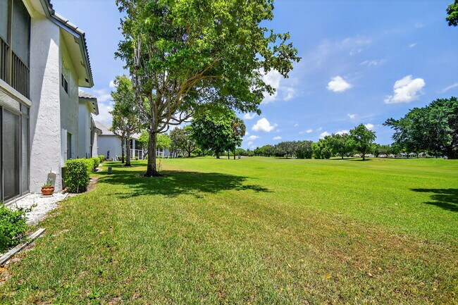 Building Photo - 11570 Briarwood Cir