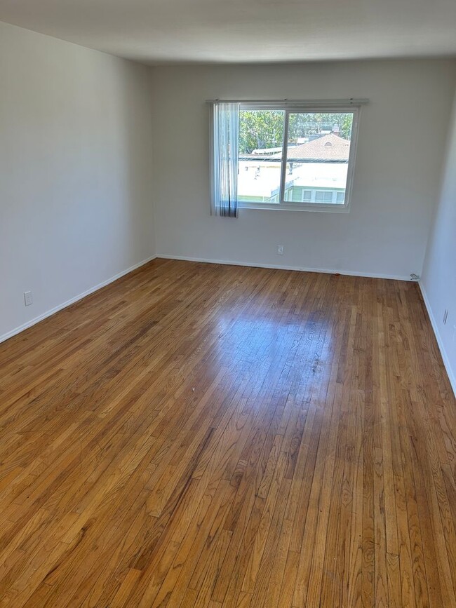 Interior Photo - 11401 WASHINGTON PL
