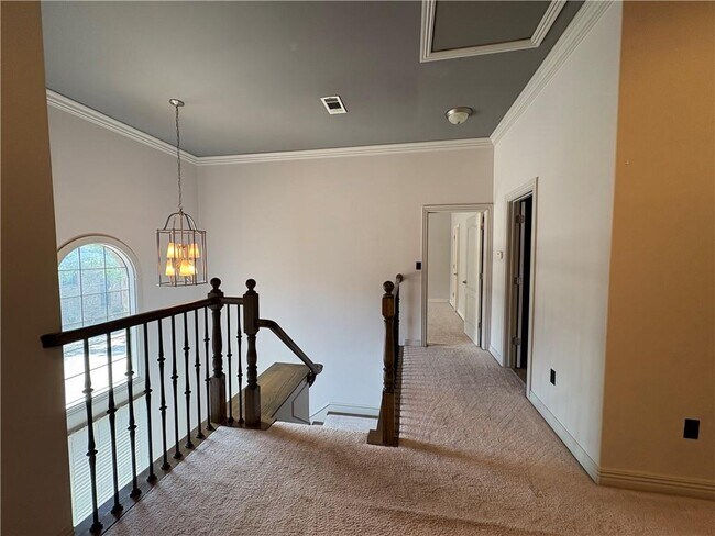 Building Photo - 2505 S Everest Ave