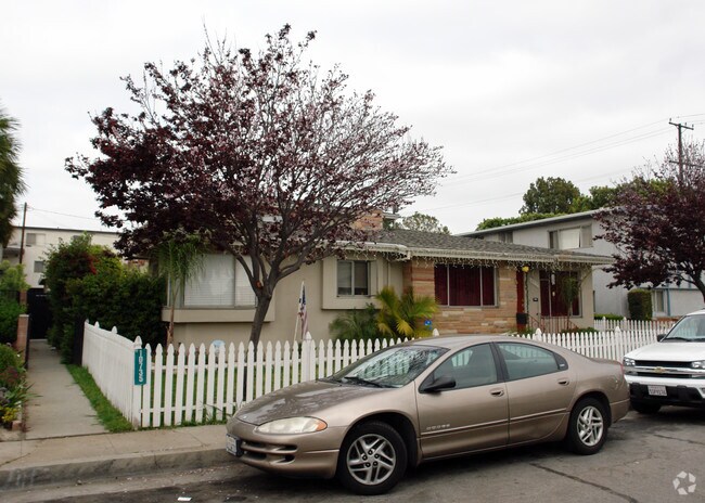 Building Photo - 10733-10735 A-D Shire Pl