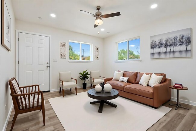 Building Photo - 4913 Hawk Cove