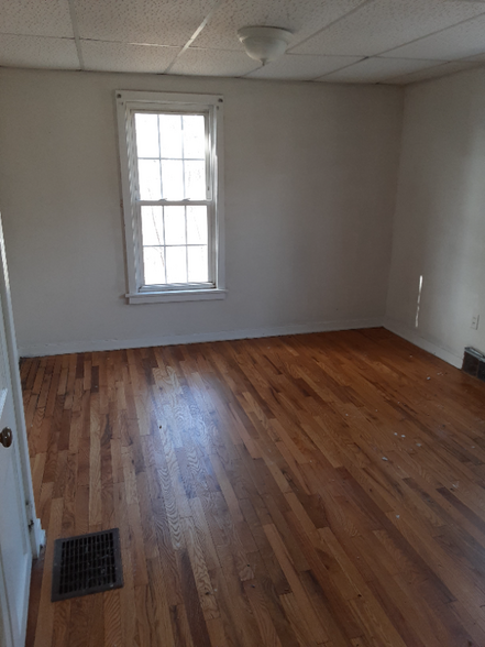 Building Photo - 258 High St