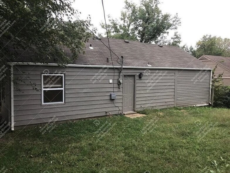 Building Photo - 5106 Crest Dr