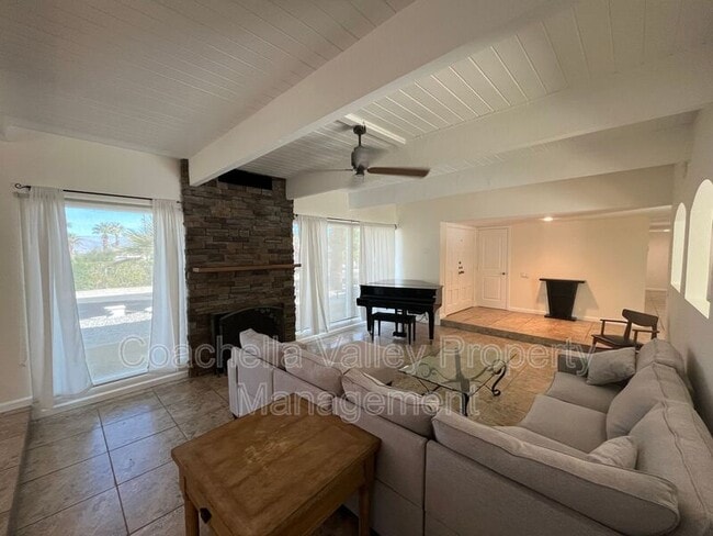 Building Photo - 71425 Halgar Rd