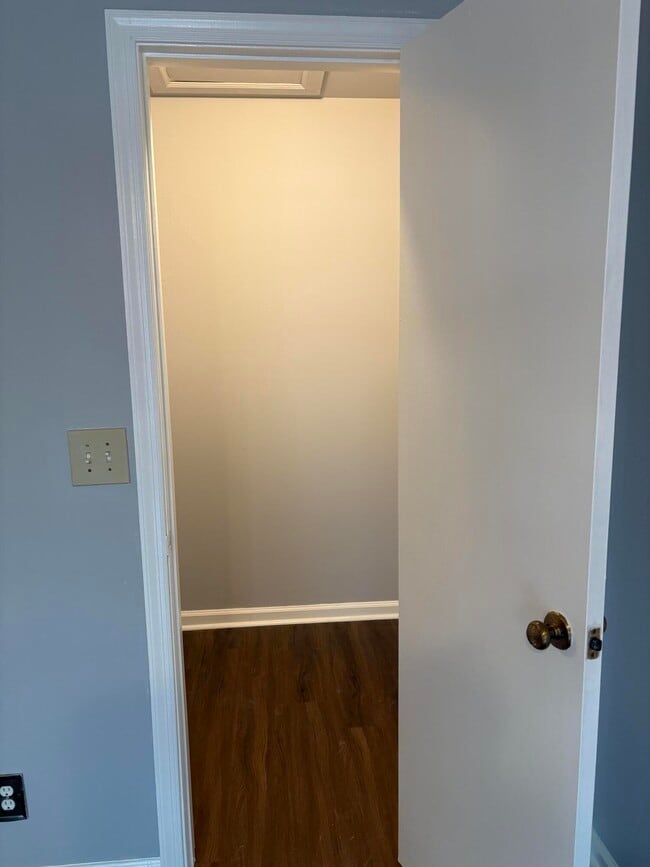 Building Photo - 9845 Pineapple Tree Dr