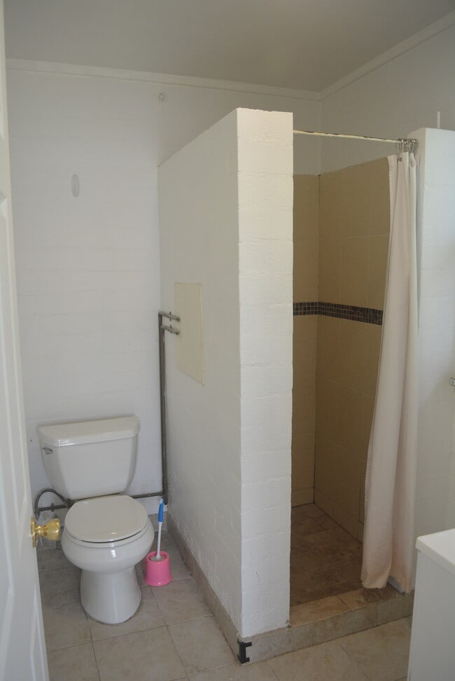 Building Photo - 15703 Palo Alto Ave