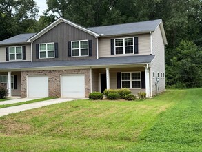 Building Photo - 124 Village Creek Way