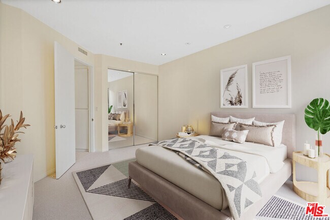 Building Photo - 2102 Century Park Ln