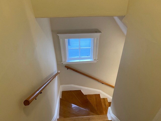 Building Photo - 54 Gordon St