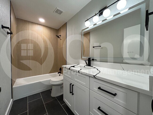Building Photo - 608 High Meadow Dr