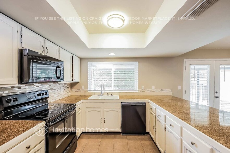 Building Photo - 11033 N 57th Dr