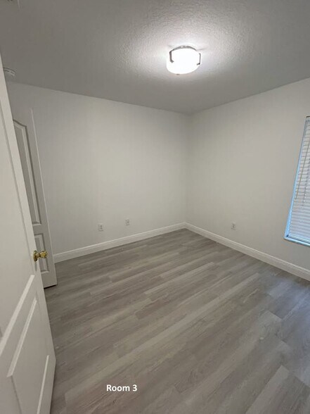 Building Photo - 5023 Quadrangle Ct