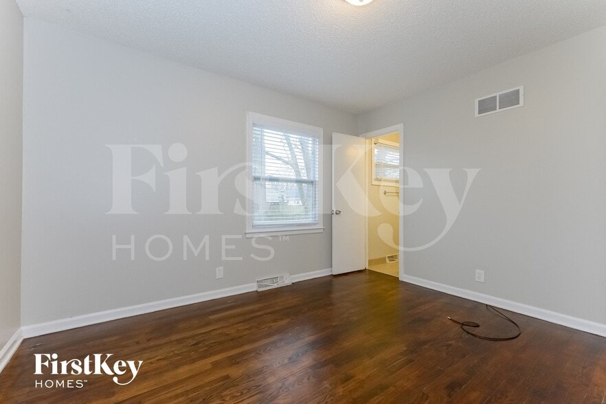 Building Photo - 210 Berry Ave