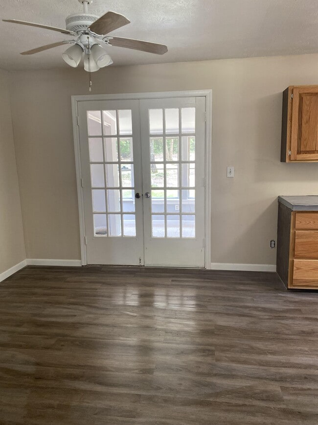 Building Photo - 14311 Veterans Memorial Hwy