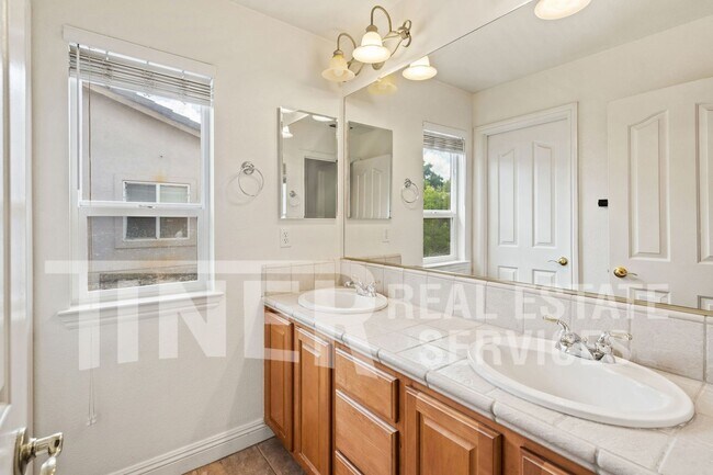 Building Photo - 1397 Haddington Dr