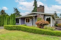 Building Photo - Live large on the east side