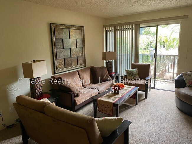 Building Photo - AVAILABLE JUNE - Furnished 2 Bedroom Condo with Community Pool Close to the UofA! (Speedway/Euclid)