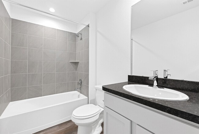 Building Photo - 40623 Spruce Ln