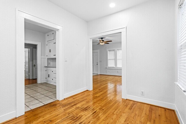 Building Photo - 1705 Virginia Pl
