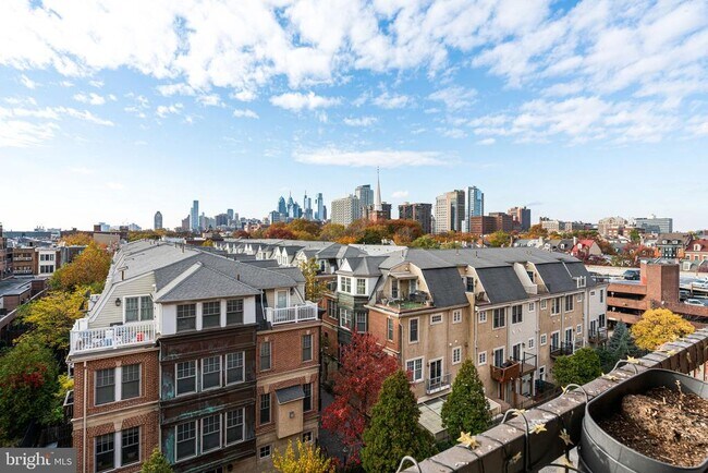Building Photo - 200 Lombard St