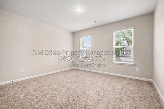 Building Photo - 2132 Clapham Ct