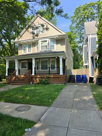 Building Photo - 1378 E 85th St