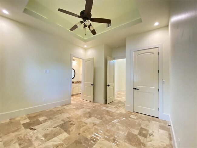 Building Photo - 102 Long Point Cove