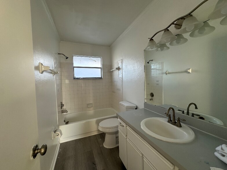 Building Photo - 9224 Ventana Ln