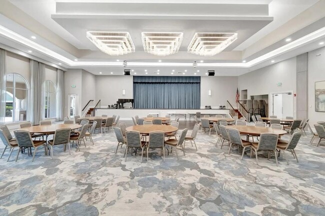 Building Photo - 7893 Stanza St