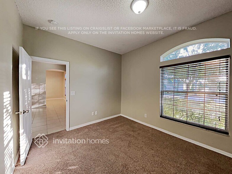 Building Photo - 1554 Knoll Ridge Dr