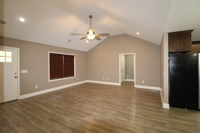 Building Photo - 2280 Equinox Ave