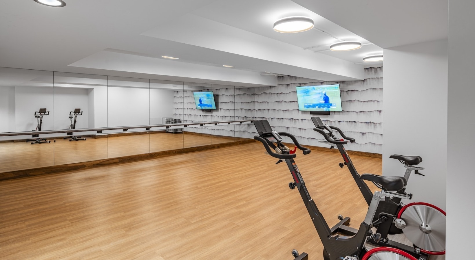 Building Photo - 645 W Kinzie St