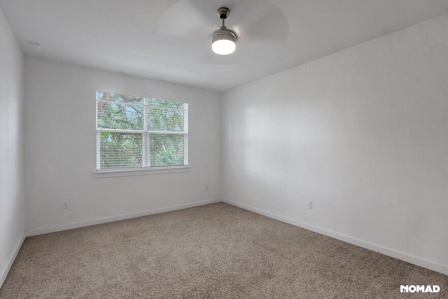 Building Photo - 280 Geminiflora Bend