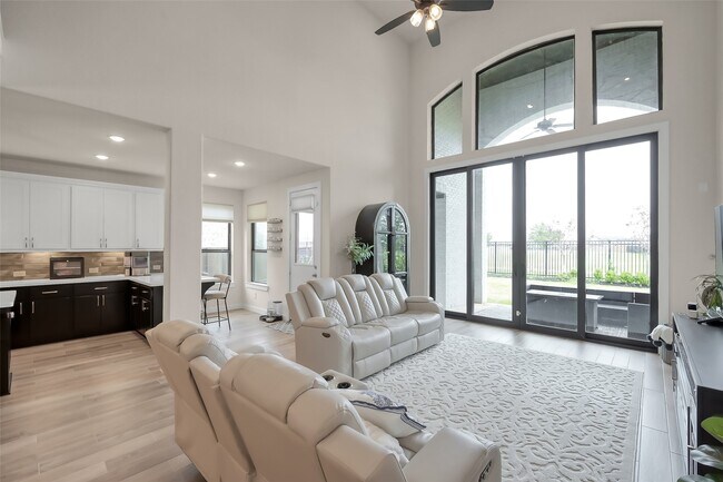 Building Photo - 6718 Waxbill Rd