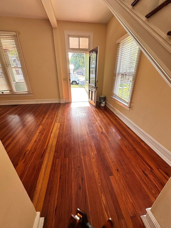 Building Photo - Downtown Fernandina Beach! Sunny 2 Story!