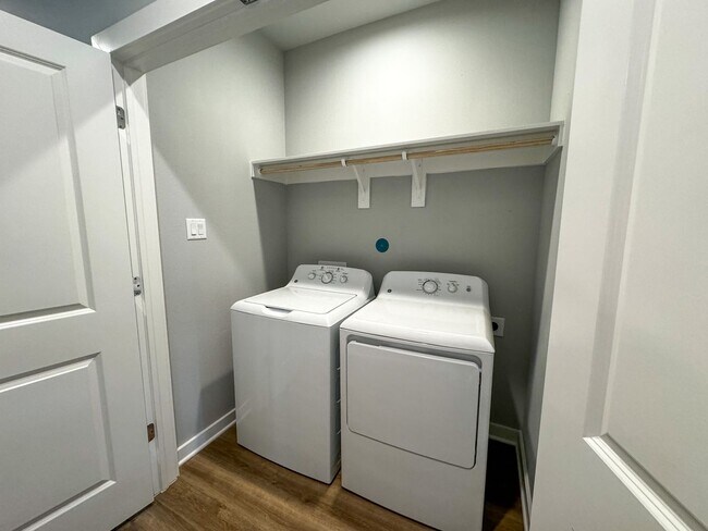 Building Photo - Retreat Model Home