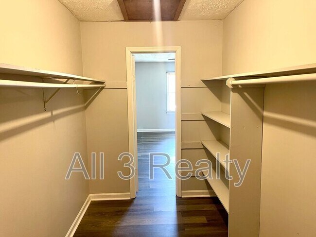 Building Photo - 116 Fairhaven Ct