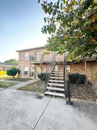 Building Photo - 132 Ballygar St