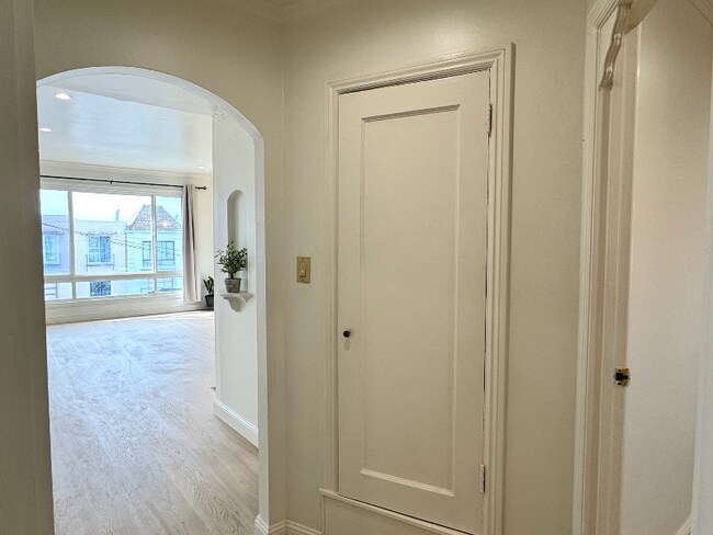 Building Photo - 2626 Moraga St