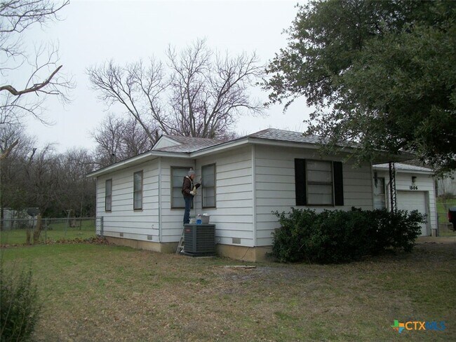 Building Photo - 1506 Terrace Dr