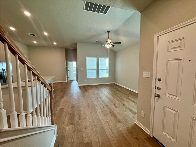 Building Photo - 761 Staglin St
