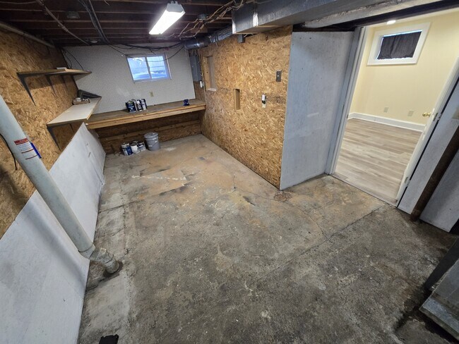 Building Photo - 205 Elmbrook Dr